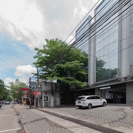 Hotel Reddoorz @ Pelajar Pejuang 3 Bandung Exterior foto