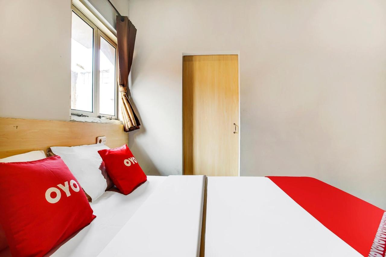 Hotel Reddoorz @ Pelajar Pejuang 3 Bandung Exterior foto