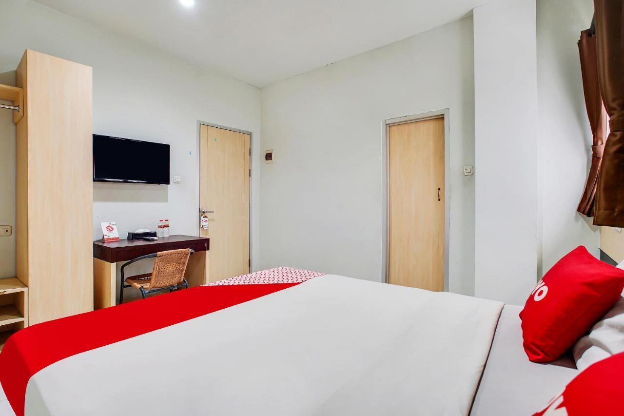 Hotel Reddoorz @ Pelajar Pejuang 3 Bandung Exterior foto
