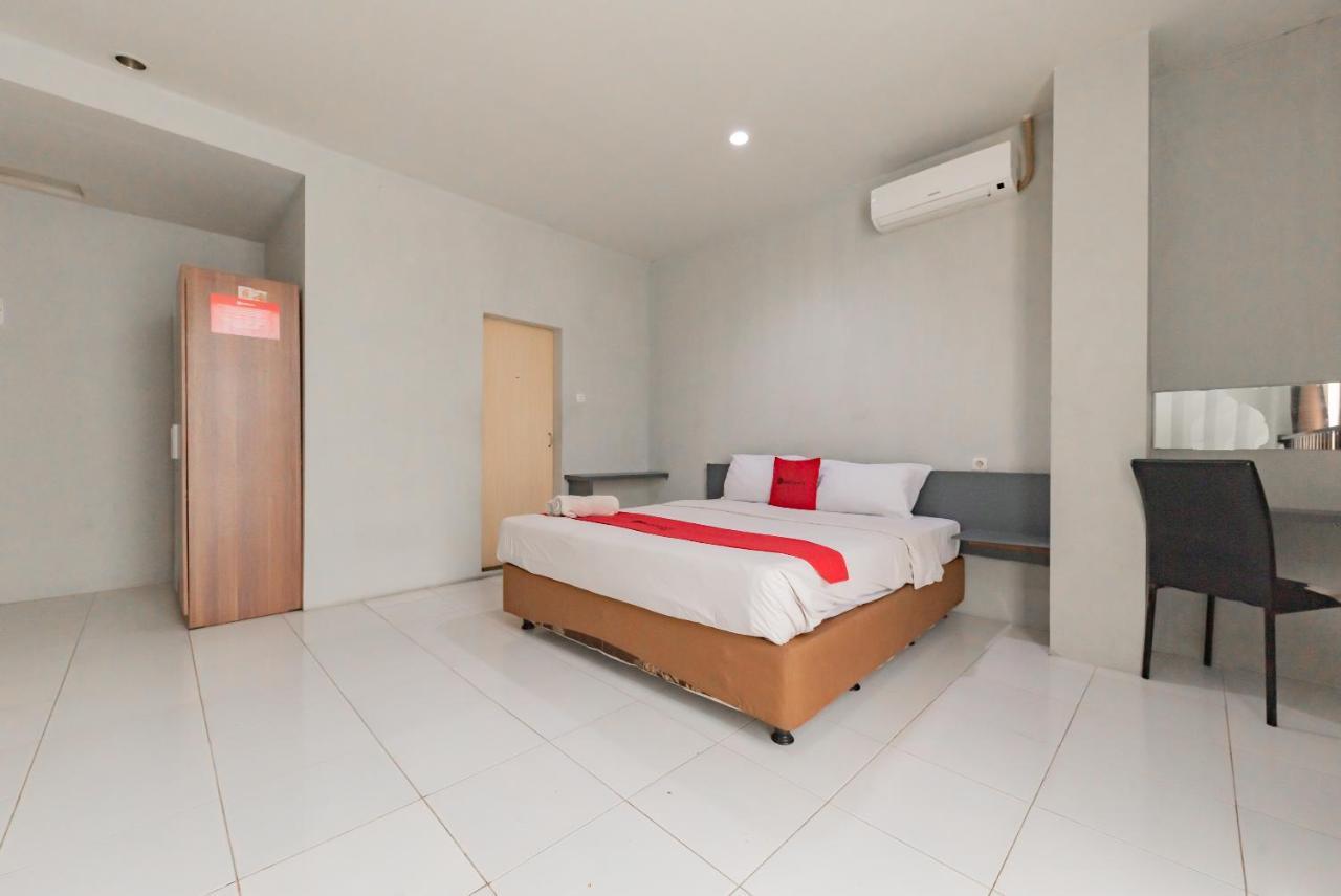 Hotel Reddoorz @ Pelajar Pejuang 3 Bandung Exterior foto