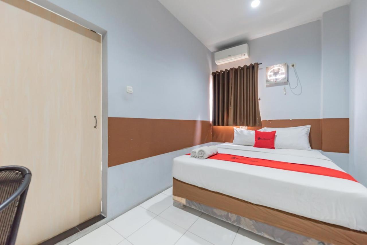 Hotel Reddoorz @ Pelajar Pejuang 3 Bandung Exterior foto