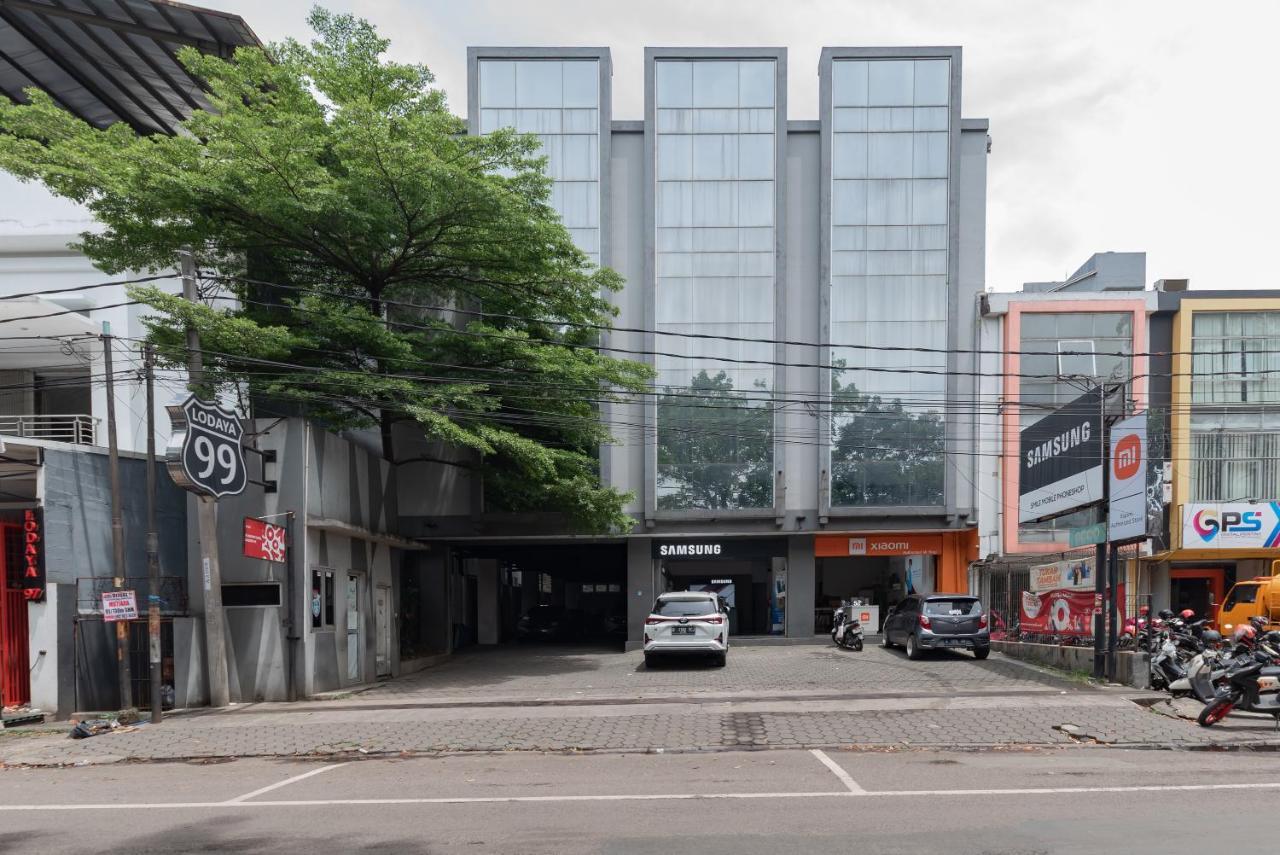 Hotel Reddoorz @ Pelajar Pejuang 3 Bandung Exterior foto